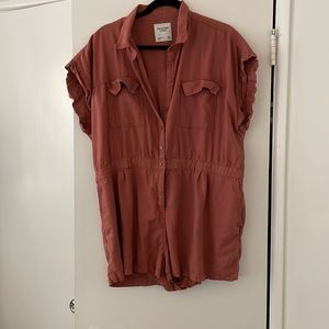 Abercrombie & Fitch linen light rust romper.